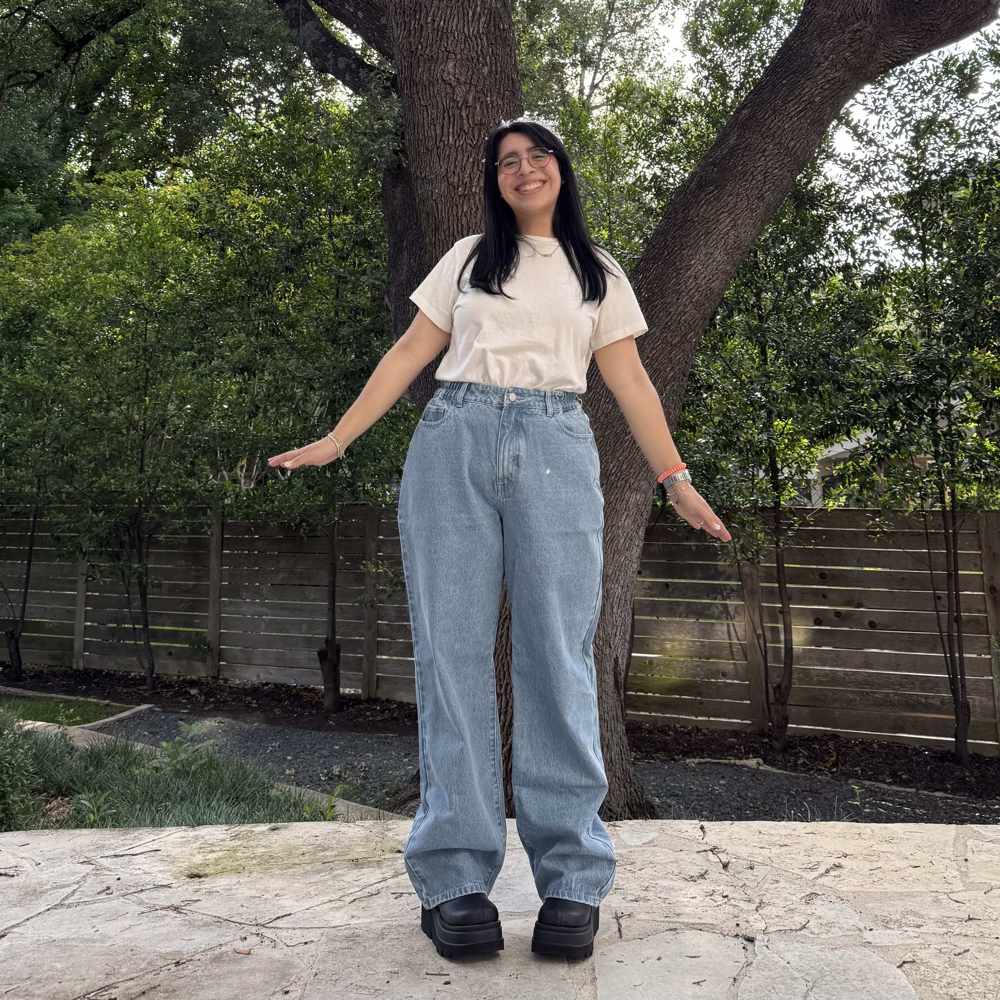 32" Inseam Jeans - Light Wash