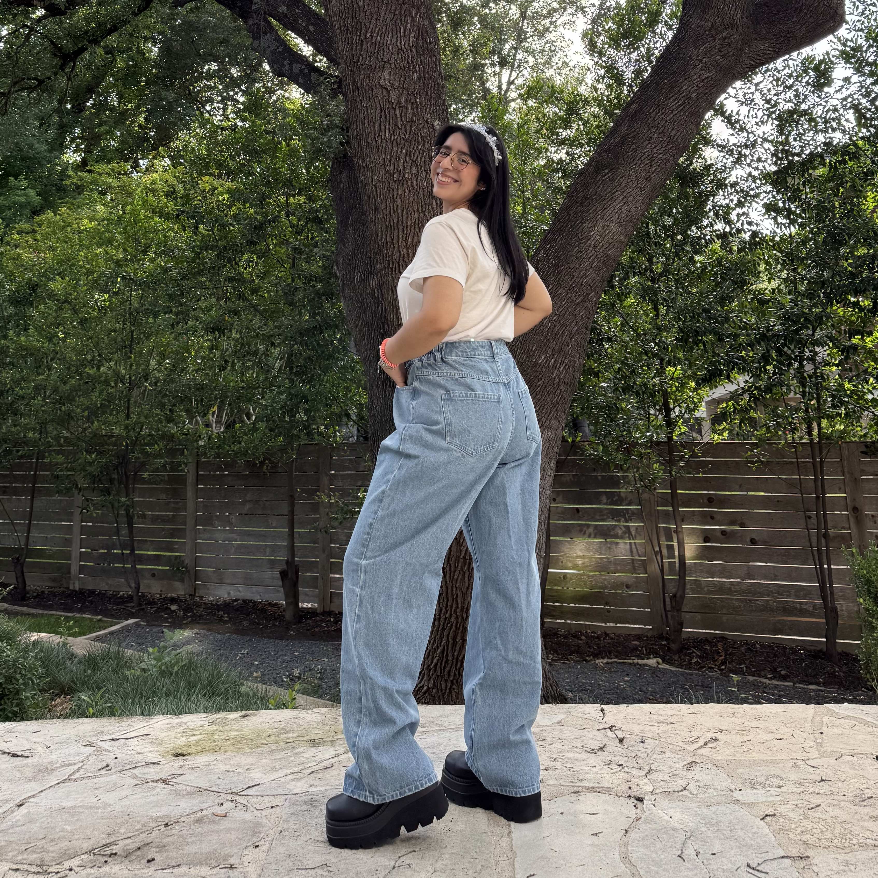 32" Inseam Jeans - Light Wash